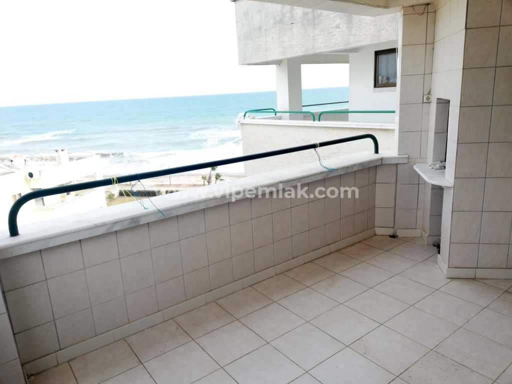 ERDEMLİ LİMONLUDA DENİZE SIFIR KONUMDA EŞYALI SATILIK YAZLIK DAİRE
