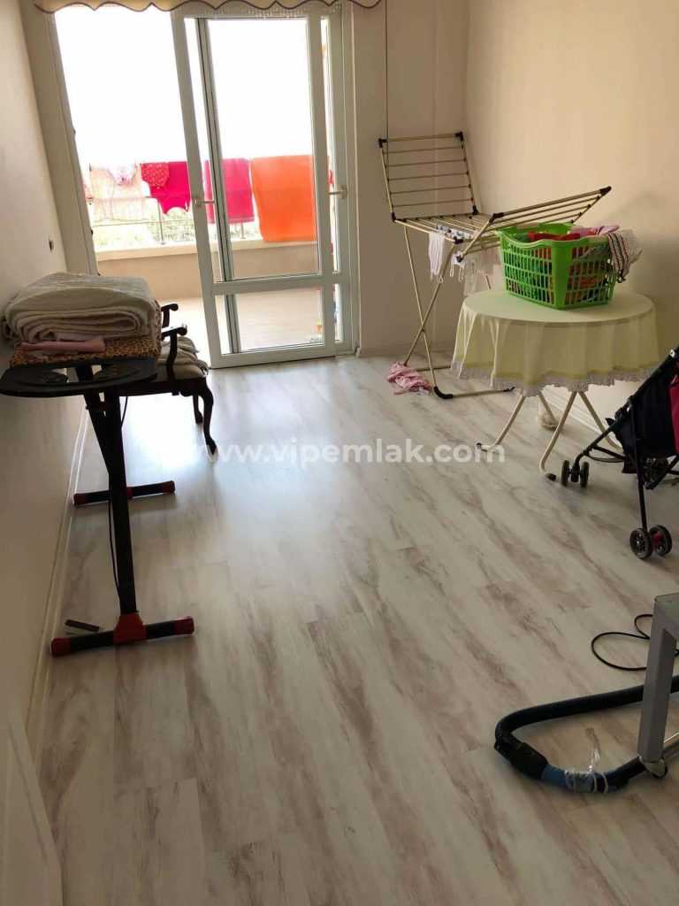 TÖMÜK ZİYAERDEN TATİL SİTESİNDE SATILIK DENİZ MANZARALI YAZLIK DAİRE