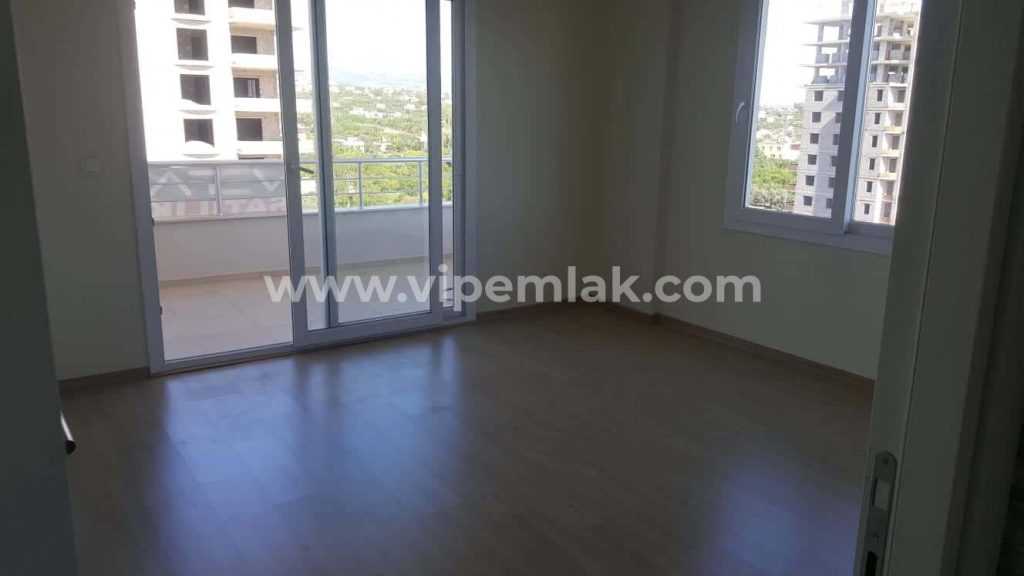 ERDEMLİ YILDIZ SİTESİNDE SATILIK UYGUN FİYATLI DAİRE