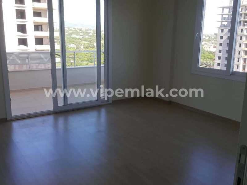 ERDEMLİ YILDIZ SİTESİNDE SATILIK UYGUN FİYATLI DAİRE