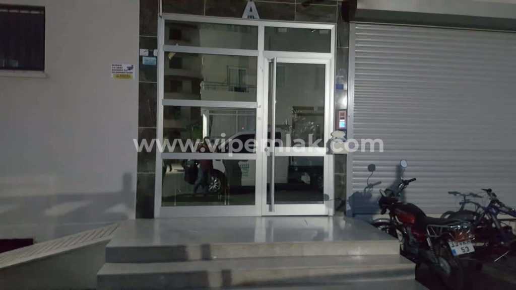 ERDEMLİ YILDIZ SİTESİNDE SATILIK UYGUN FİYATLI DAİRE