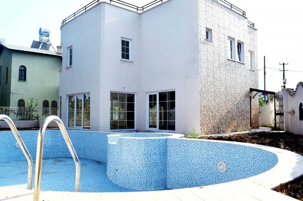 karğıpınarı bağımsız havuz bağımsız villa satılık 442m2 arsa payı