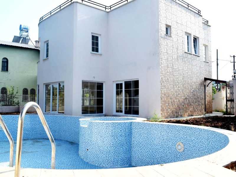 karğıpınarı bağımsız havuz bağımsız villa satılık 442m2 arsa payı