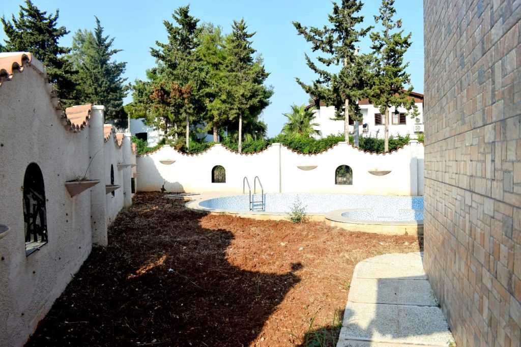karğıpınarı bağımsız havuz bağımsız villa satılık 442m2 arsa payı