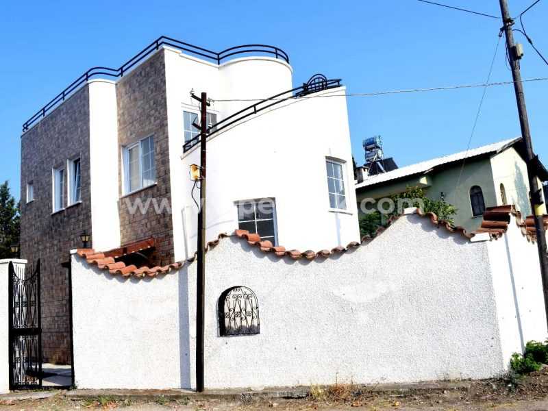 karğıpınarı bağımsız havuz bağımsız villa satılık 442m2 arsa payı