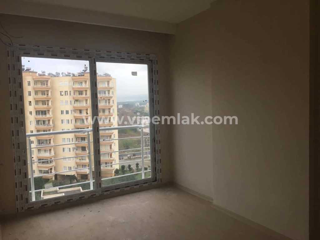 MERSİN TÖMÜK AURO RESORT DENİZE YAKIN SATILIK YAZLIK 1+1 DAİRE