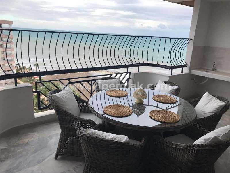 Mersin Çeşmeli Altunören 2 Sitesinde Denize Sıfır Satılık Daire