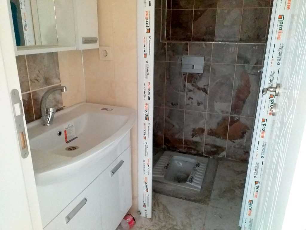 ERDEMLİ ALATA MAH. DENİZ MANZARALI EBEVEYN BANYOLU ACİL SATILIK 2+1 DAİRE