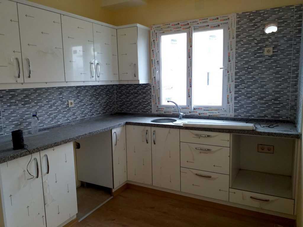 ERDEMLİ ALATA MAH. DENİZ MANZARALI EBEVEYN BANYOLU ACİL SATILIK 2+1 DAİRE