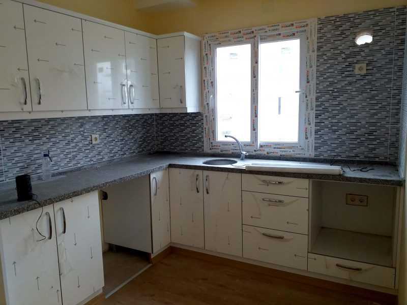ERDEMLİ ALATA MAH. DENİZ MANZARALI EBEVEYN BANYOLU ACİL SATILIK 2+1 DAİRE