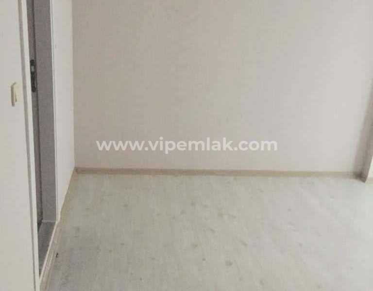 ALATA MAHALLESİNDE ACİL SATILIK KELEPİR FİYATTA SATILIK DAİRE