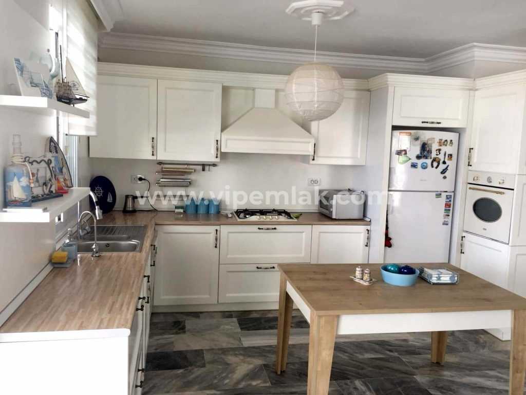KUMKUYU ÖZEL DİZAYN SİTE İÇİ 3+1 185 M2 SATILIK DAİRE