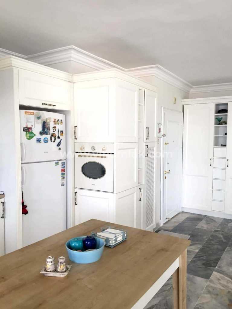 KUMKUYU ÖZEL DİZAYN SİTE İÇİ 3+1 185 M2 SATILIK DAİRE