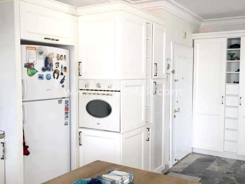 KUMKUYU ÖZEL DİZAYN SİTE İÇİ 3+1 185 M2 SATILIK DAİRE