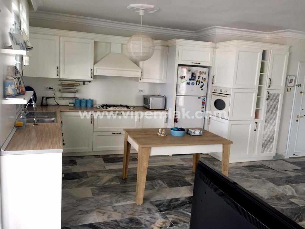 KUMKUYU ÖZEL DİZAYN SİTE İÇİ 3+1 185 M2 SATILIK DAİRE