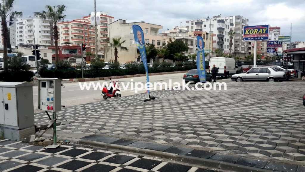 akdeniz mah aylık 15000 tl kiracılık  576 m2 köşe başı satılık dükkan
