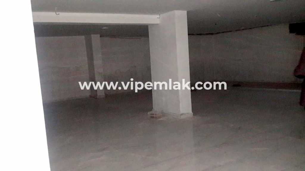 akdeniz mah aylık 15000 tl kiracılık  576 m2 köşe başı satılık dükkan