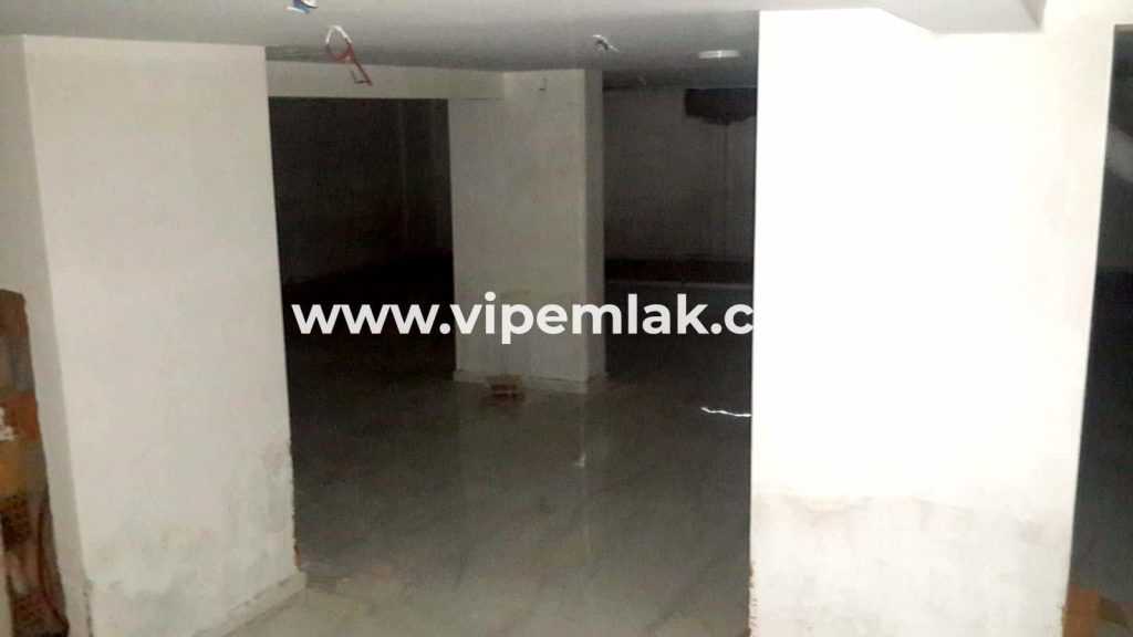 akdeniz mah aylık 15000 tl kiracılık  576 m2 köşe başı satılık dükkan