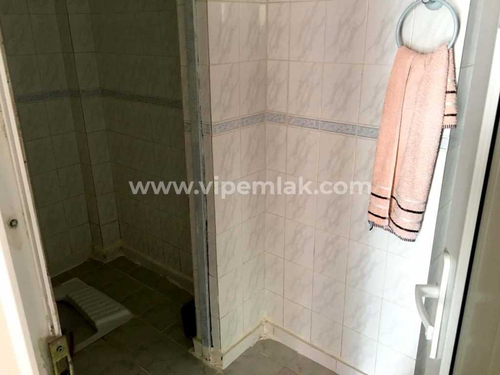 MERSİN TÖMÜKTE DENİZ MANZARALI SEYRANBAĞLARI SİTESİNDE SATILIK 3+1 YAZLIK DAİRE