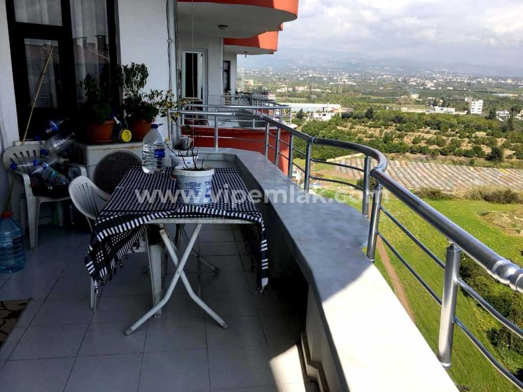 MERSİN TÖMÜK SEYRANBAĞLARI SİTESİNDE  SATILIK GENİŞ 3+1 YAZLIK DAİRE
