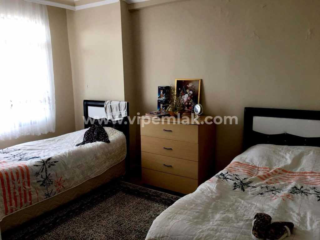 MERSİN TÖMÜK SEYRANBAĞLARI SİTESİNDE  SATILIK GENİŞ 3+1 YAZLIK DAİRE