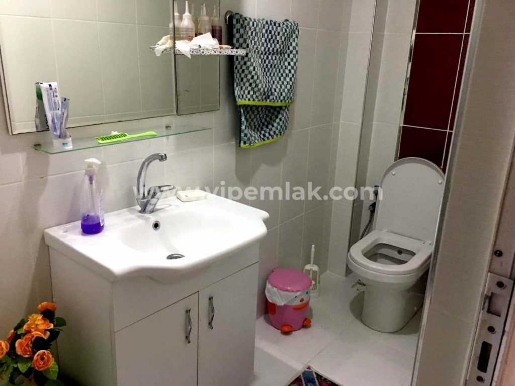 MERSİN TÖMÜK SEYRANBAĞLARI SİTESİNDE  SATILIK GENİŞ 3+1 YAZLIK DAİRE