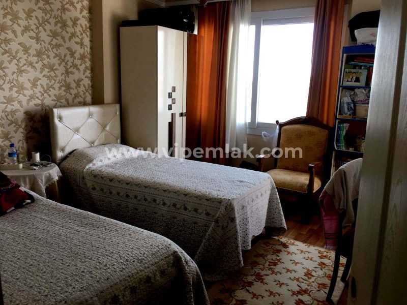 MERSİN TÖMÜK SEYRANBAĞLARI SİTESİNDE SATILIK GENİŞ 3+1 YAZLIK DAİRE