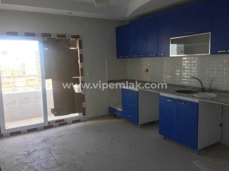 MERSİN ERDEMLİ ANA YOL KENARINDA KİRALIK SIFIR DAİRE