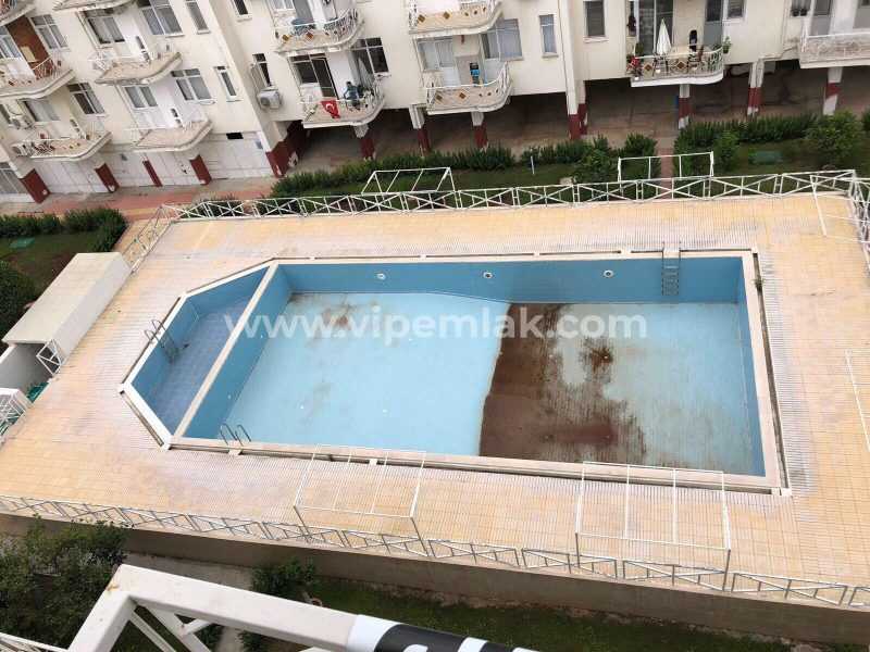 TÖMÜK ECZACILAR SİTESİNDE SATILIK YAZLIK DAİRE