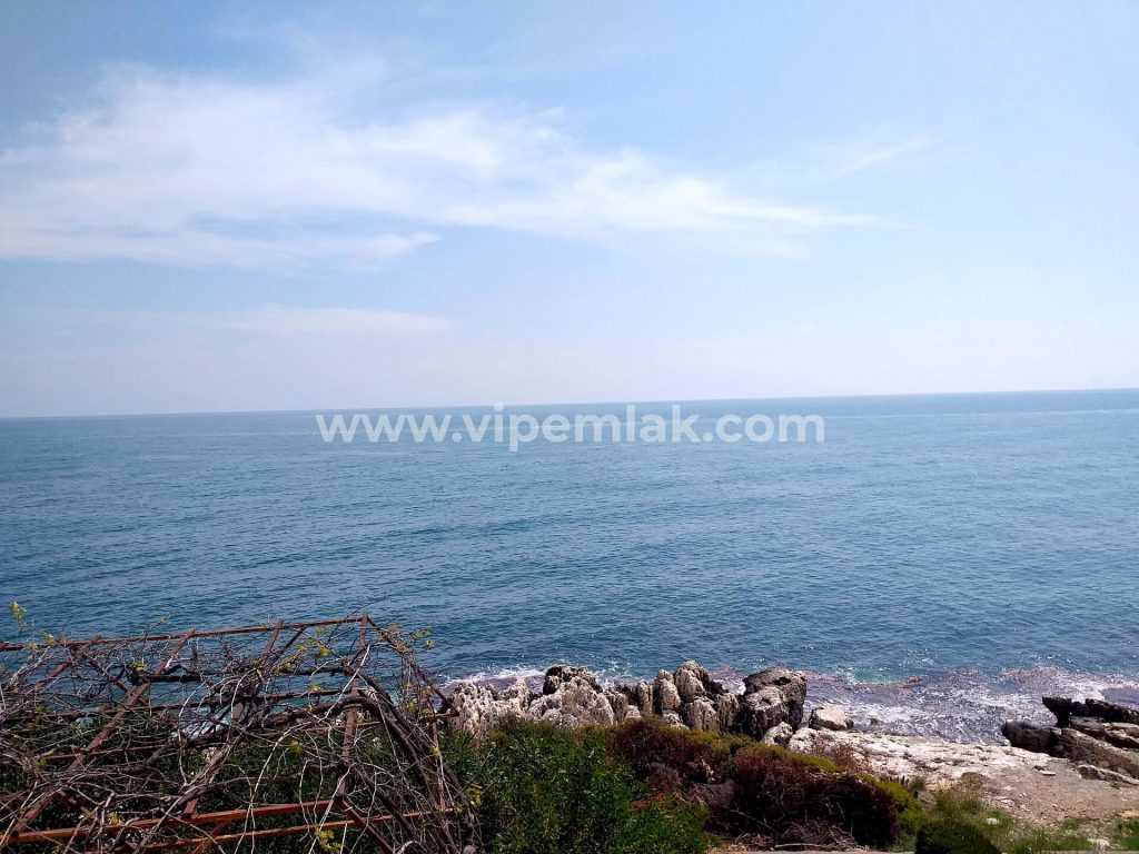 Mersin Erdemli  Ayaş  5+1 Denize Sıfır Fourlex Villa