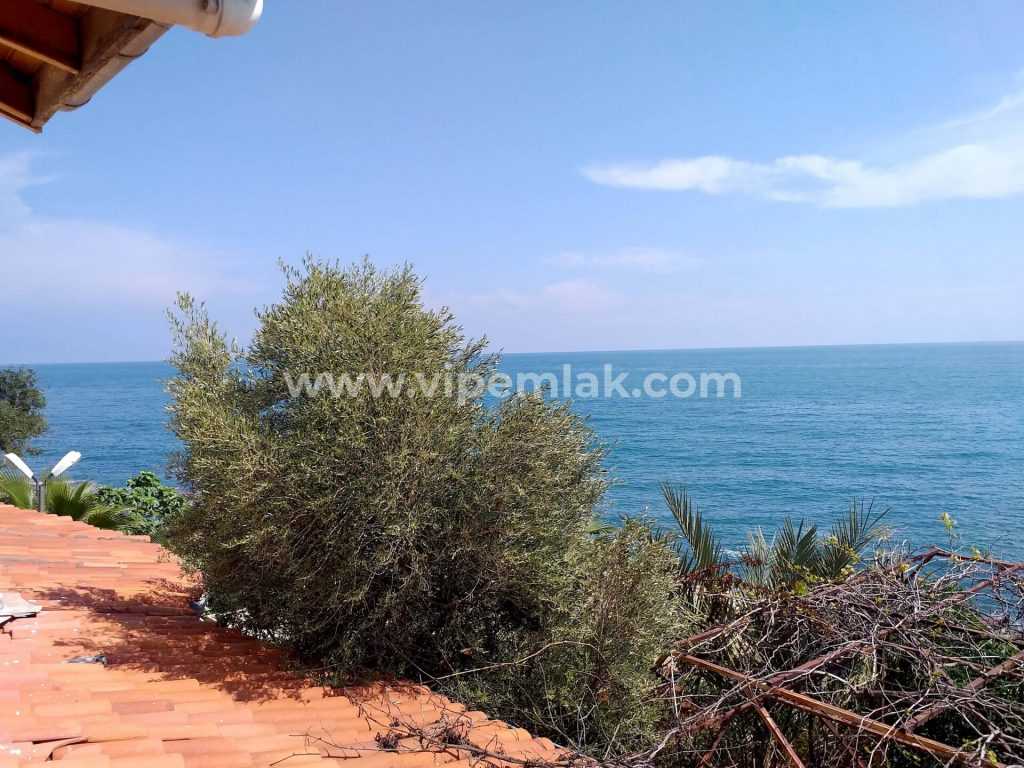 Mersin Erdemli  Ayaş  5+1 Denize Sıfır Fourlex Villa