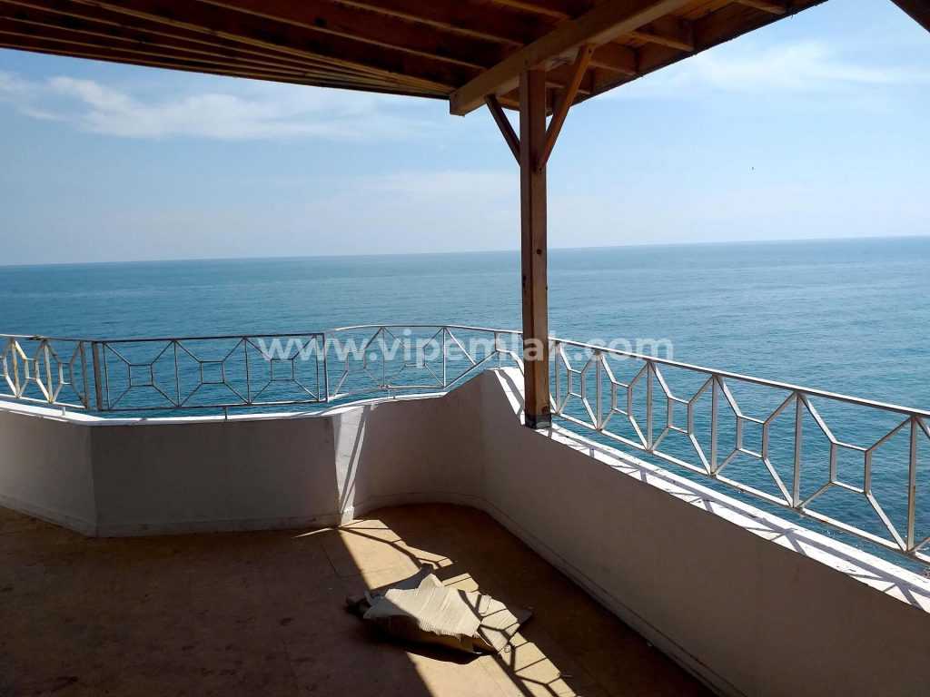 Mersin Erdemli  Ayaş  5+1 Denize Sıfır Fourlex Villa