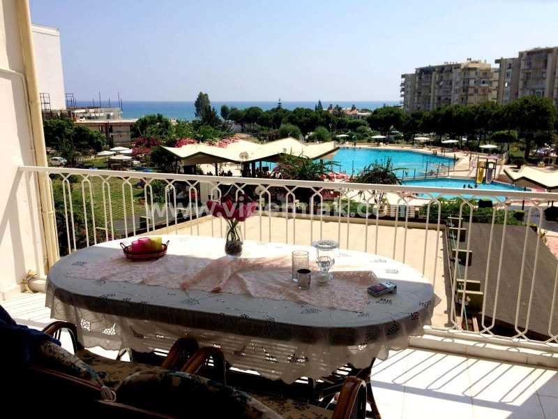 TÖMÜK ÖZALTIN SAHİL SİTESİ DENİZ MANZARALI YAZLIK 2+1 SATILIK DAİRE