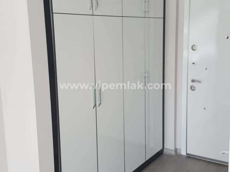 ARPAÇBAHŞİŞ’TE GENİŞ OTURUMLU 1+1 SATILIK YAZLIK EV