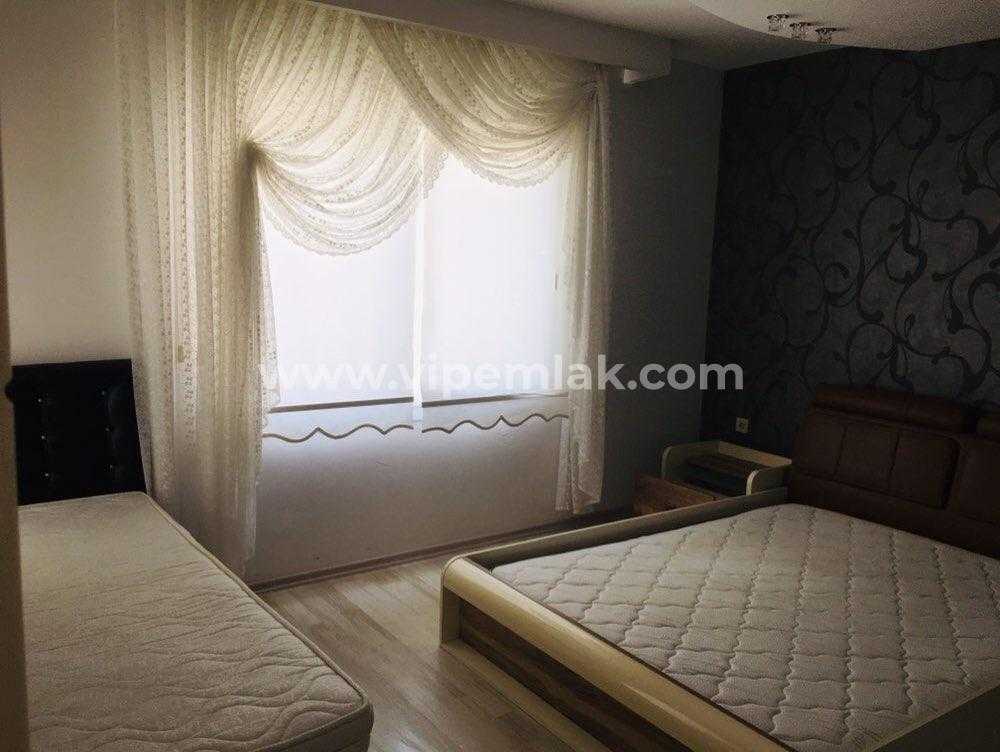 AKDENİZ MAHALLESİNDE HAVUZLU SİTE İÇERİSİNDE KİRALIK 4+1 DAİRE