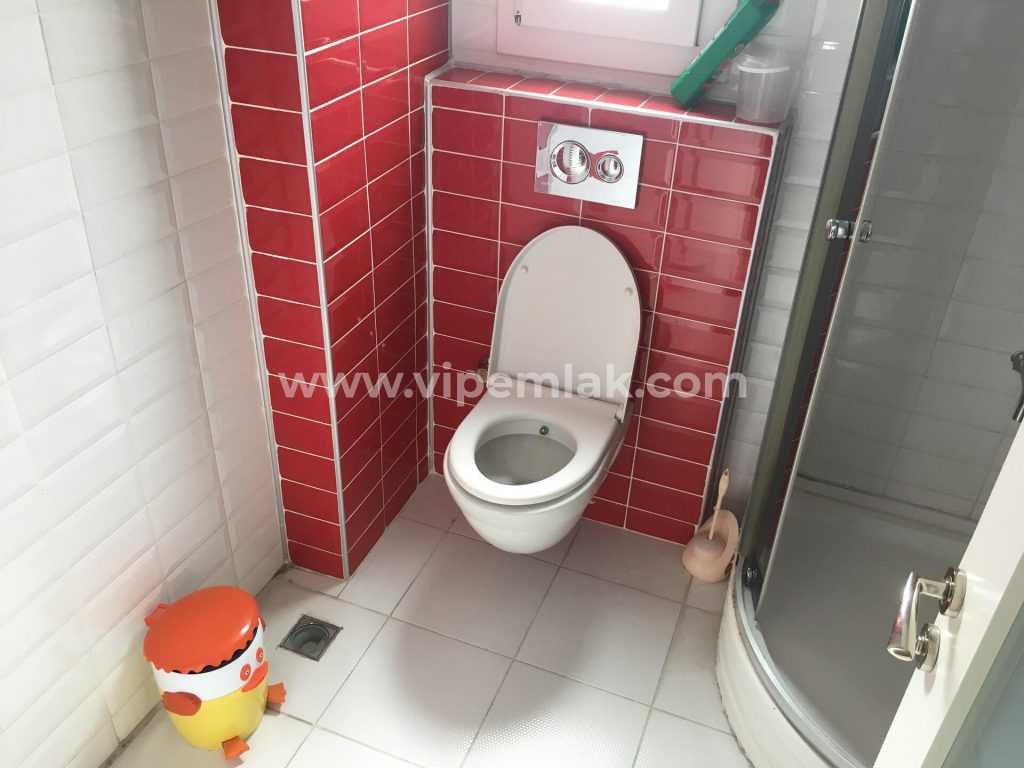 AKDENİZ MAHALLESİNDE HAVUZLU SİTE İÇERİSİNDE KİRALIK 4+1 DAİRE