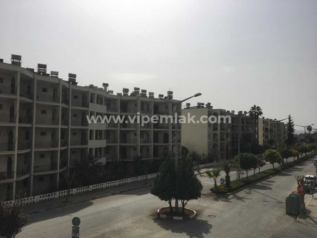AKDENİZ MAHALLESİNDE HAVUZLU SİTE İÇERİSİNDE KİRALIK 4+1 DAİRE