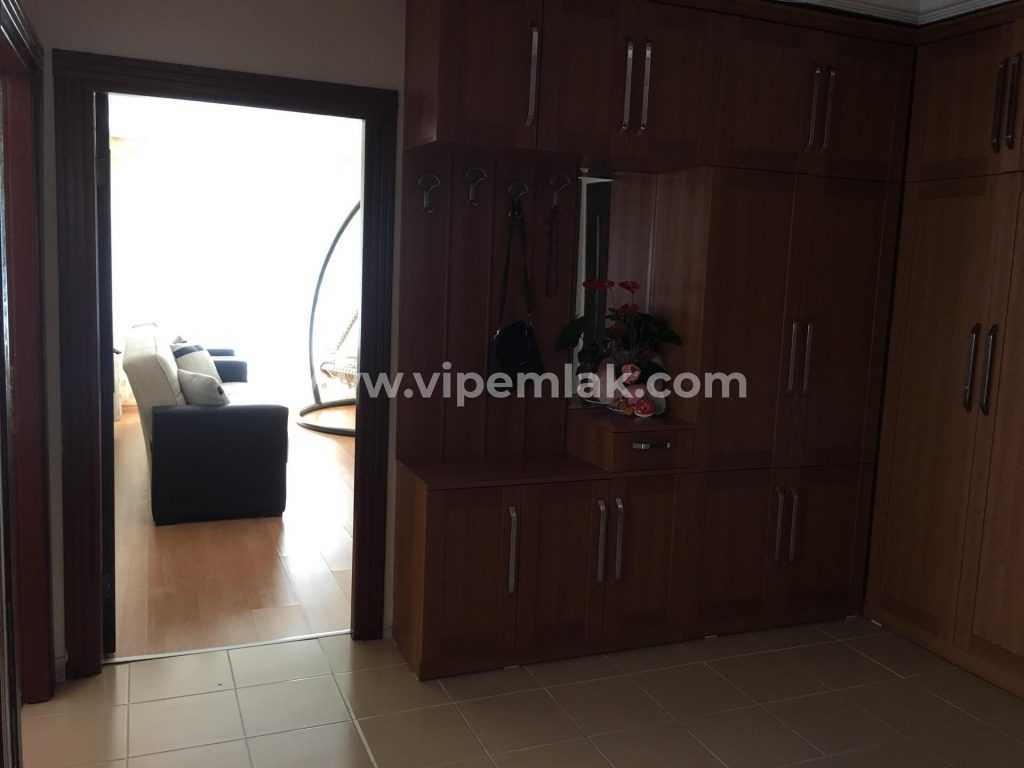 ERDEMLİ DE MERKEZİ KONUMDA SATILIK GENİŞ DAİRE