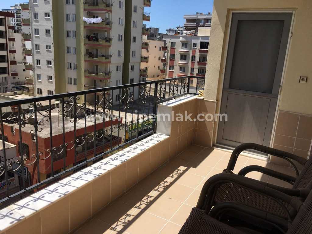 ERDEMLİ DE MERKEZİ KONUMDA SATILIK GENİŞ DAİRE
