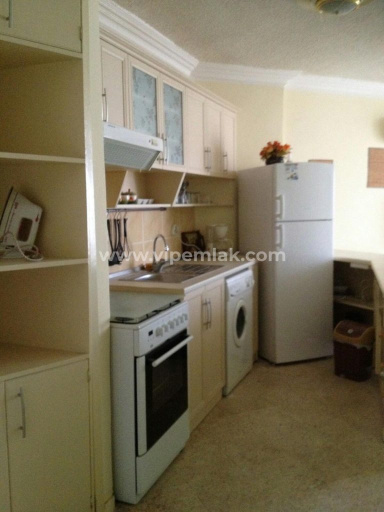 AYAŞ KORİKOS SİTESİ DENİZE SIFIR SİTE İÇİNDE EŞYALI SATILIK 1+1 DAİRE