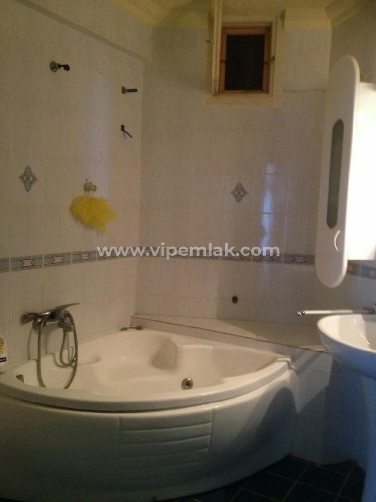 AYAŞ KORİKOS SİTESİ DENİZE SIFIR SİTE İÇİNDE EŞYALI SATILIK 1+1 DAİRE
