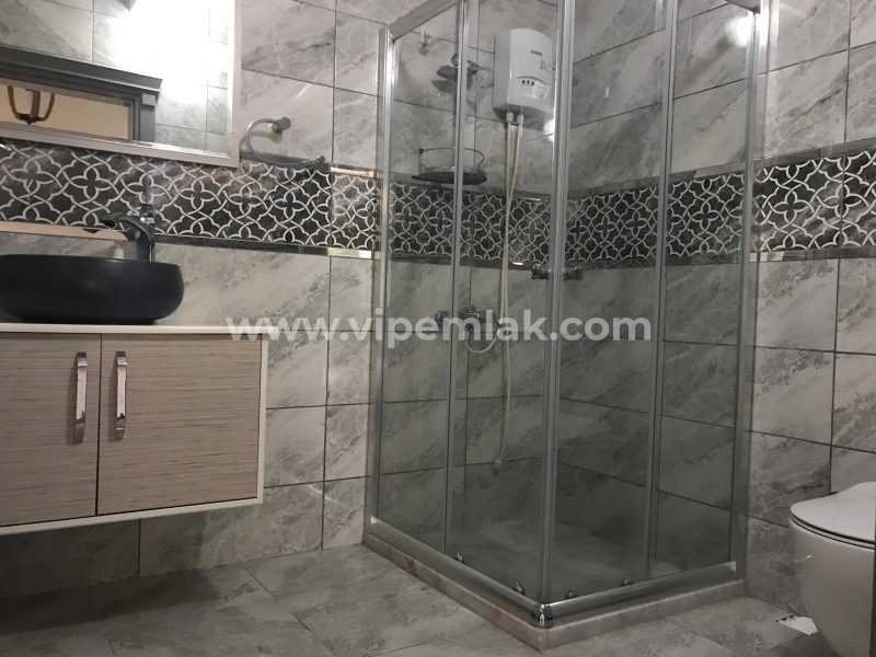 TÖMÜKTE ÖZEL YAPIM BAHÇELİ 5+1 BAĞIMSIZ VİLLA