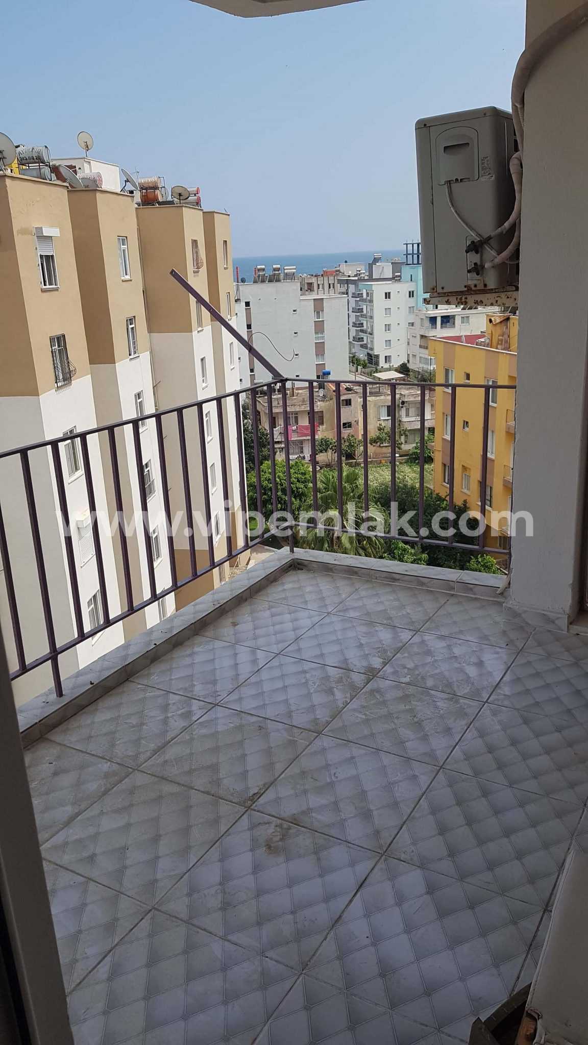 ERDEMLİ SELCEN SİTESİNDE EŞYALI KİRALIK YAZLIK DAİRE