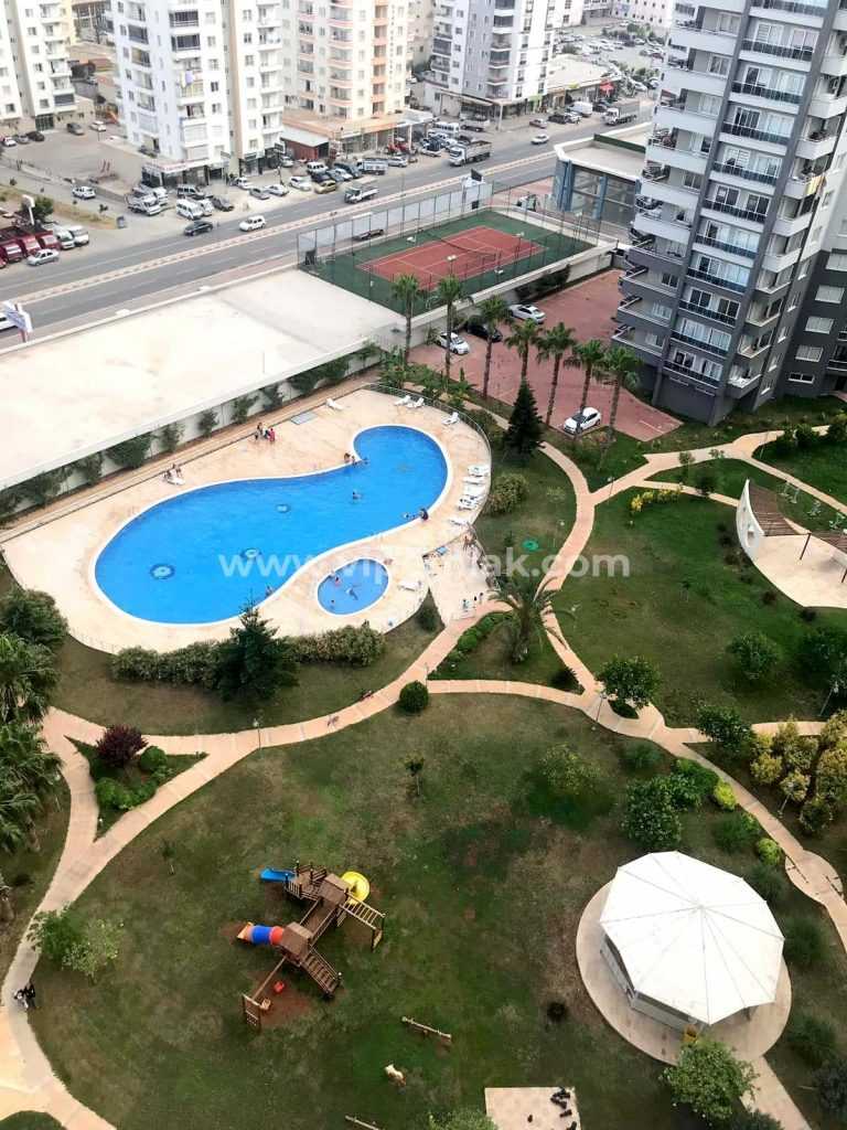 clup bahçeşehir  255 M2 4+1 satılık daire
