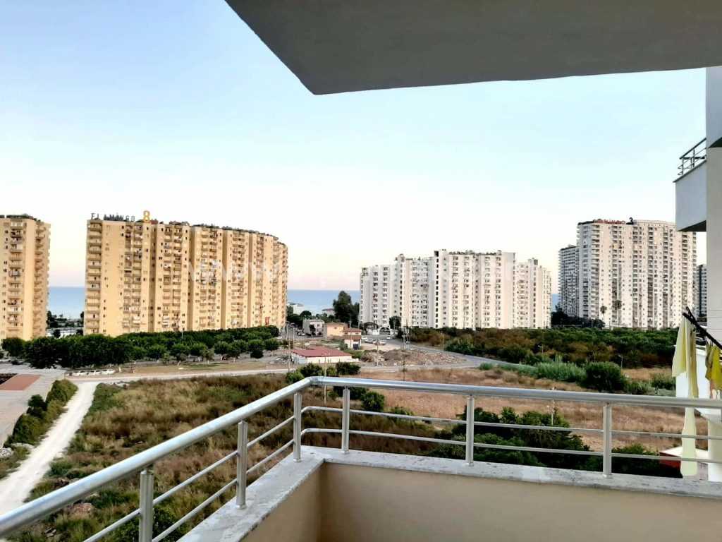 MERSİN TÖMÜK 1+1 HAVUZLU SİTEDE SATILIK DAİRE