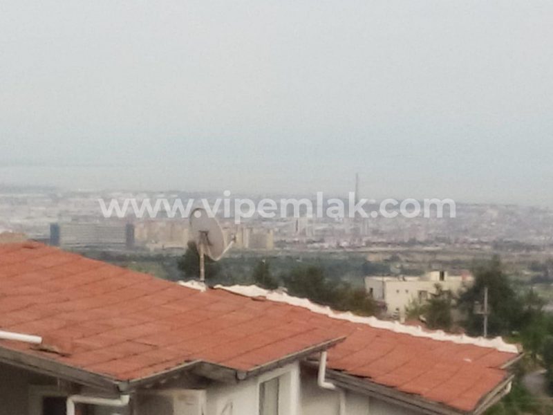 ESENKENT SİTESİNDE İÇİ YENİLENMİŞ COUNTRY VİLLA