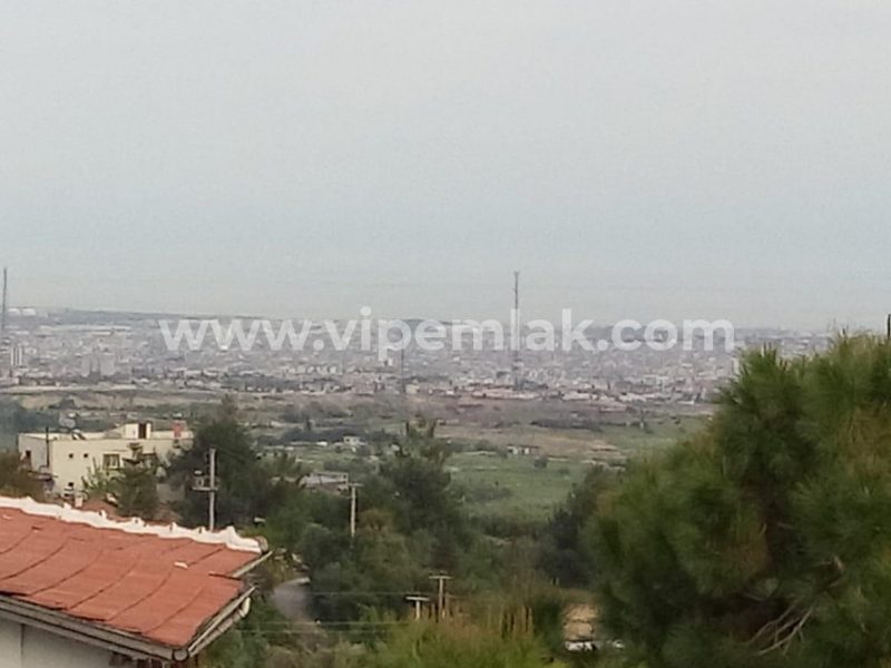 ESENKENT SİTESİNDE İÇİ YENİLENMİŞ COUNTRY VİLLA