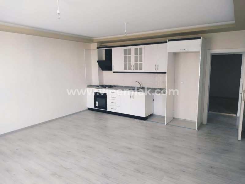 ERDEMLİ ALATA MAHALLESİNDE GENİŞ KULLANIŞLI 2+1 SATILIK DAİRE
