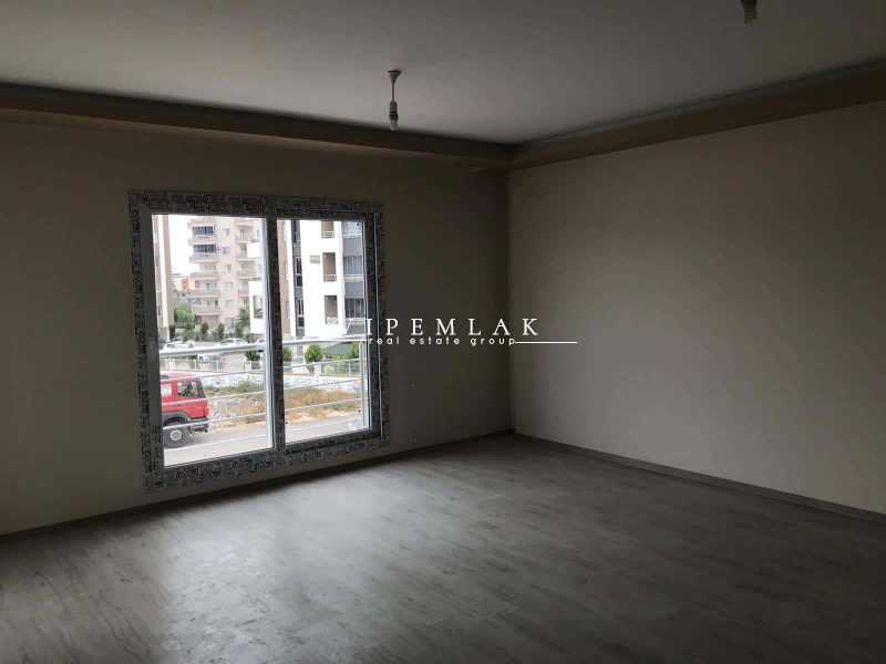 ALATA MAHALLESİNDE SATILIK DAİRE