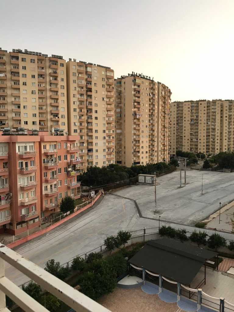 MERSİN ERDEMLİ TÖMÜK AKIN SİTESİNDE KİRALIK DAİRE